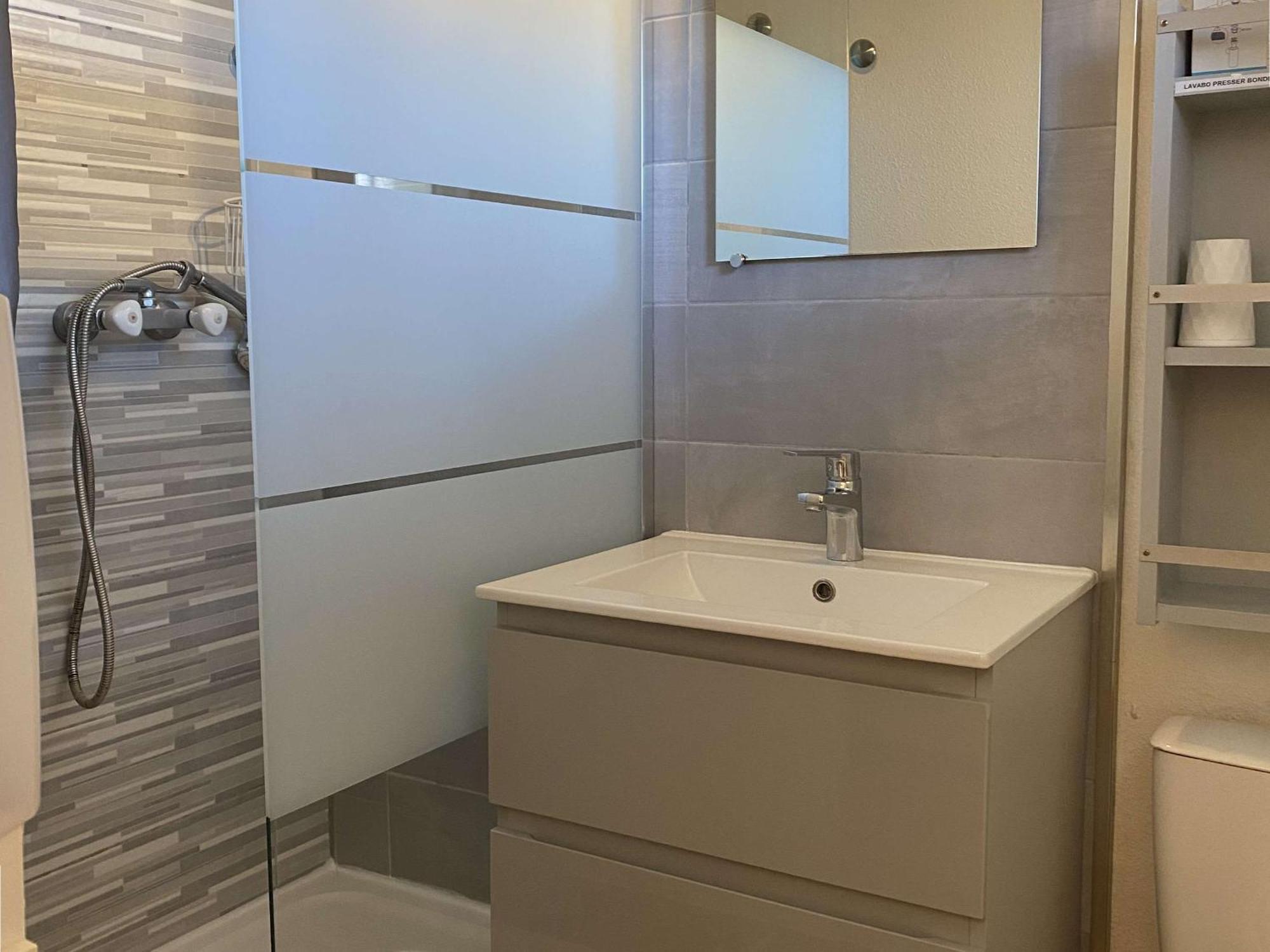 Studio Cosy Avec Terrasse, Parking, Proche Thermes - Balaruc-Les-Bains - Fr-1-553-89 Eksteriør billede